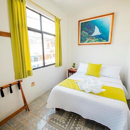 Suites En El Centro Puerto Ayora  Exterior photo