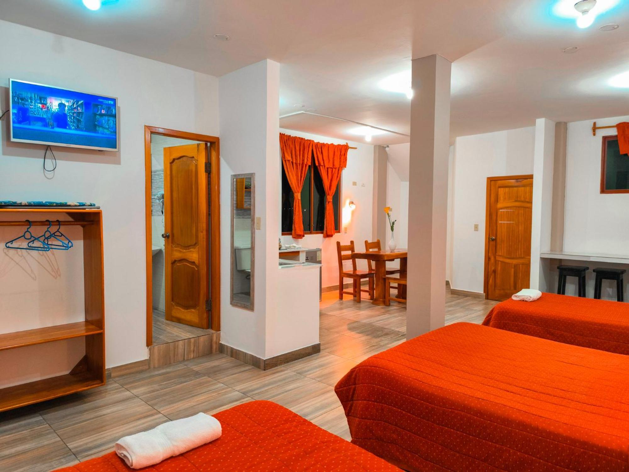 Suites En El Centro Puerto Ayora  Exterior photo